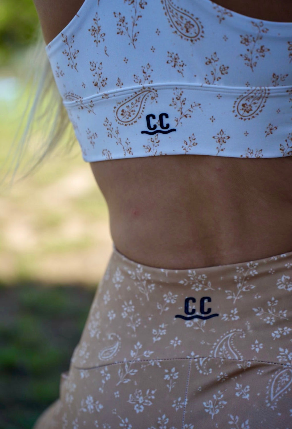 Sandstone - Dainty Floral - Leggings (with pockets!)