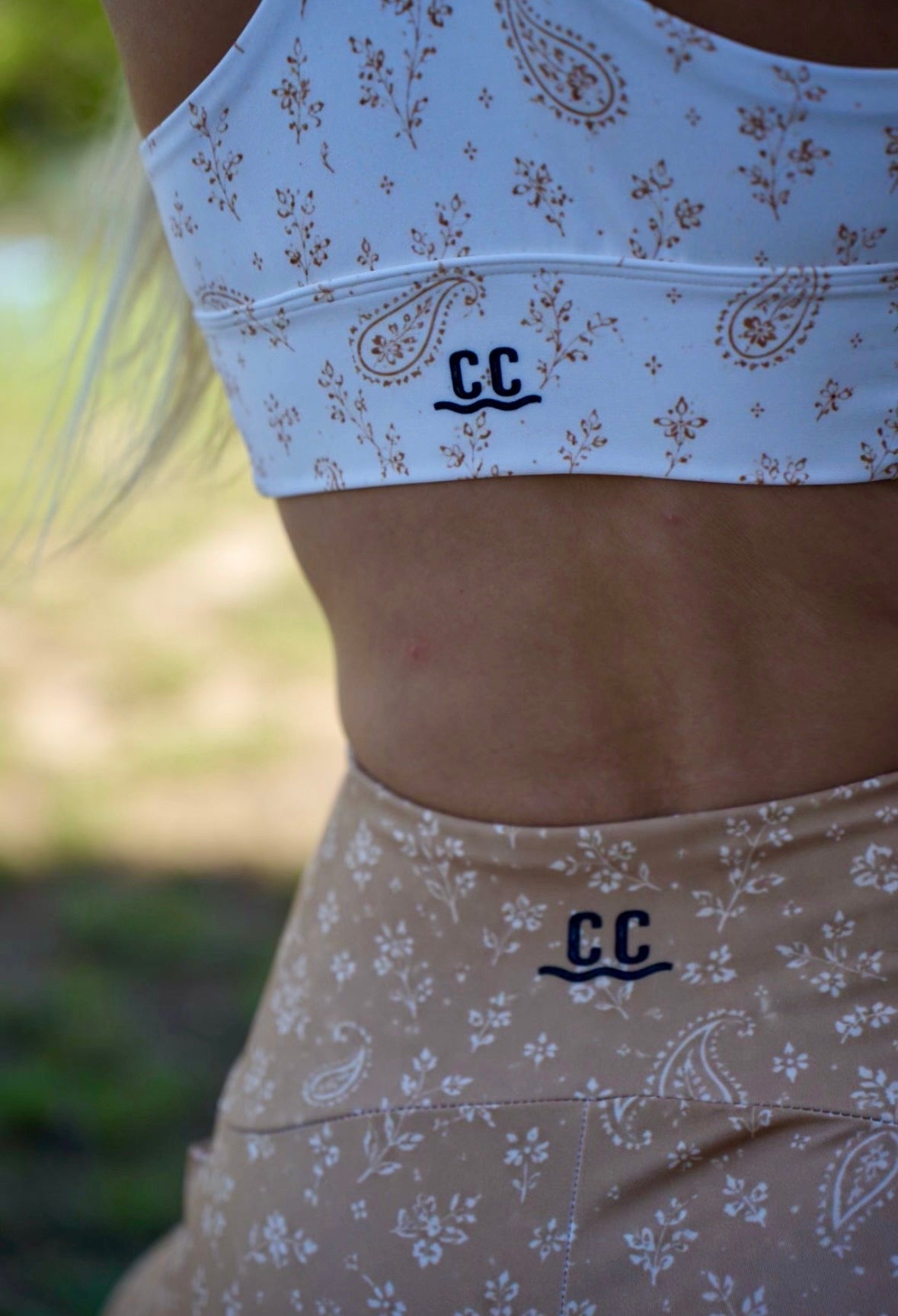 Sandstone - Dainty Floral - Leggings (with pockets!)